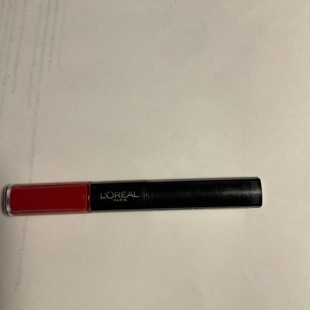 L'Oréal Paris lip gloss in red double sided'